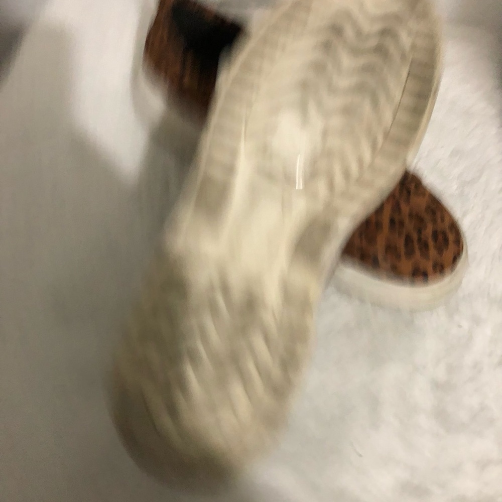 Women’s Animal Print Shoes. Size 10.
Joe Fresh - Picture 2 of 3